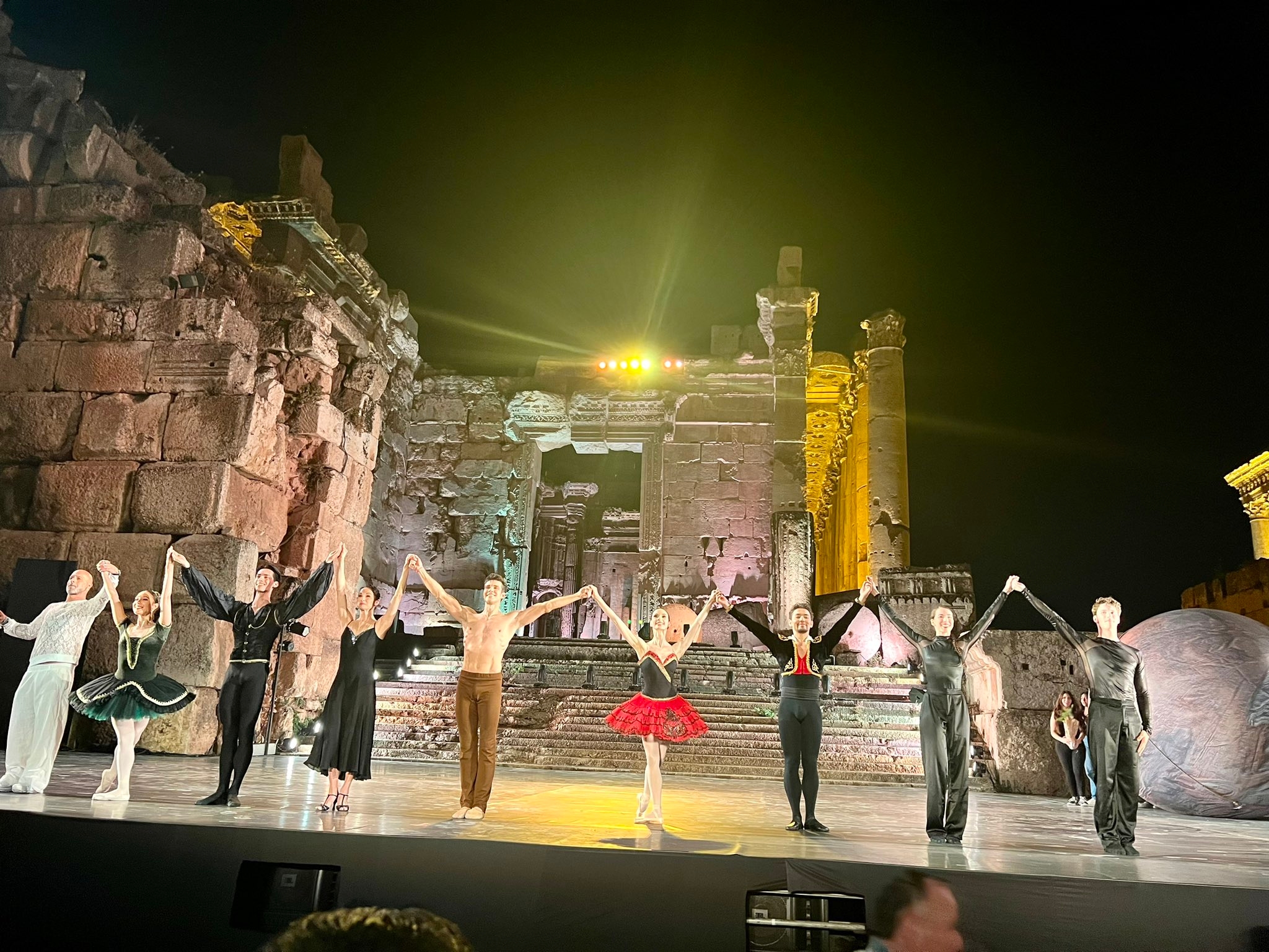 الإيطالي بولي يرقص على آلام اللبنانيين في افتتاح مهرجانات بعلبك