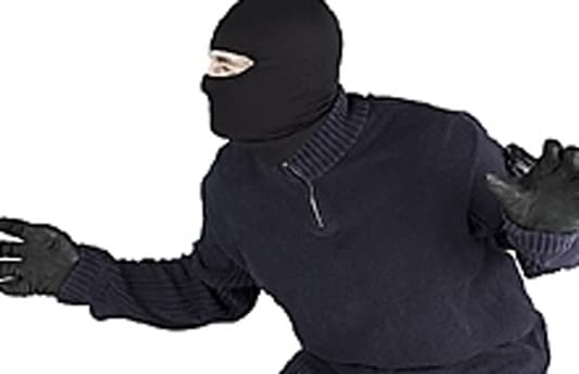 لصوص يسرقون حبوب 'فياغرا' من قاعدة جوية بريطانية