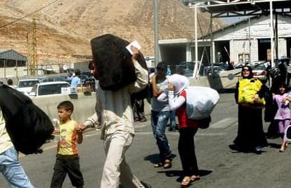 توزيع مساعدات على العائلات اللبنانية النازحة في طرابلس