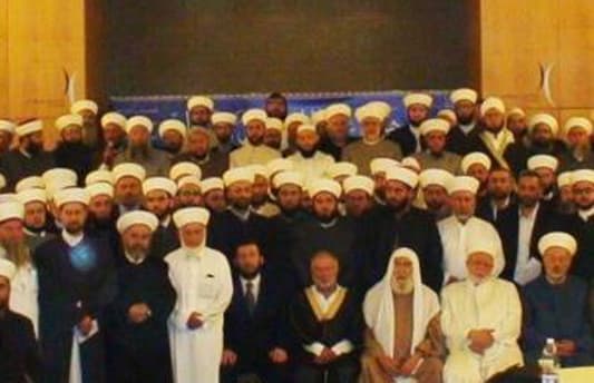 وفد العلماء المسلمين من أمام وزارة الدفاع: نطالب بإطلاق سراح الشيخ عمر الأطرش وسائر الداعمين للثورة في سوريا