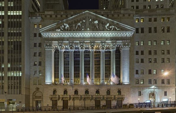 وول ستريت تفتح منخفضة بعد صعود على مدى يومين