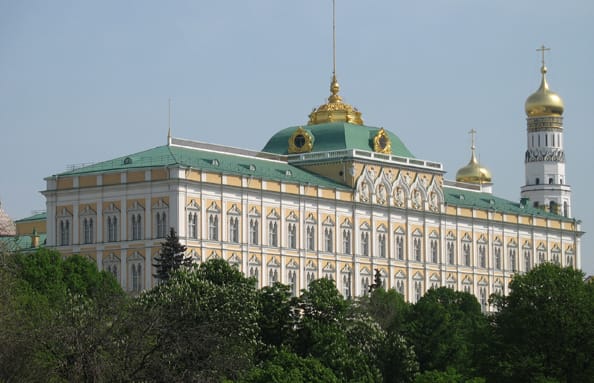 مستشار الكرملين: روسيا ستخفض اعتمادها الاقتصادي على الولايات المتحدة "الى الصفر" في حال فرض عقوبات 