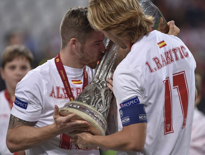 ألبرتو مورينو ظهير متألق مطلوب وبسرعة من ريال مدريد وليفربول