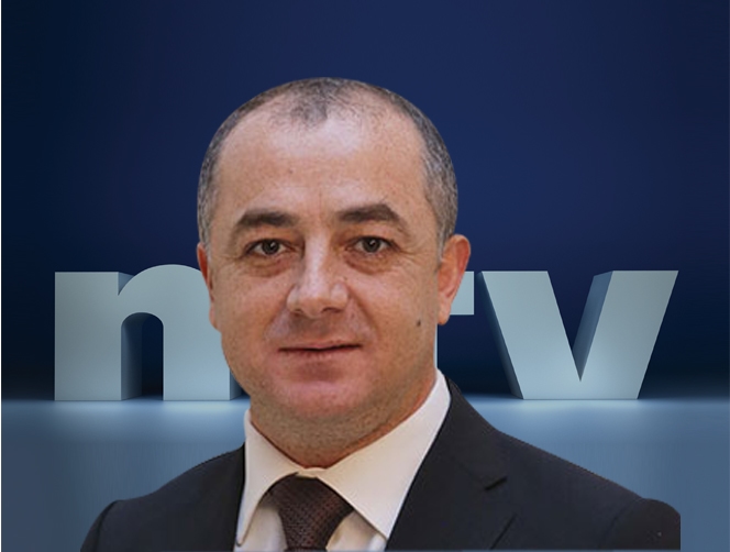 Education Minister Elias Bou Saab attends students' protest: Lawmakers are to blame for the unfortunate situation facing students and teachers which is now intertwining with the political status quo