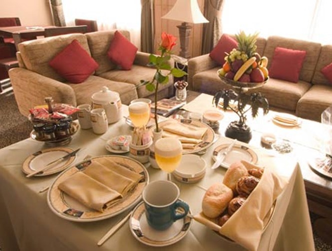 'Pay What You Want' at Paris Hotels