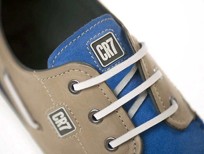 رونالدو يطلق أحذية جديدة من ماركة "CR7"