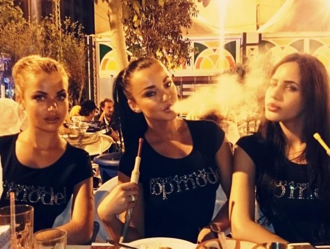 بالصور: حسناوات يتحدّين داعش في لبنان