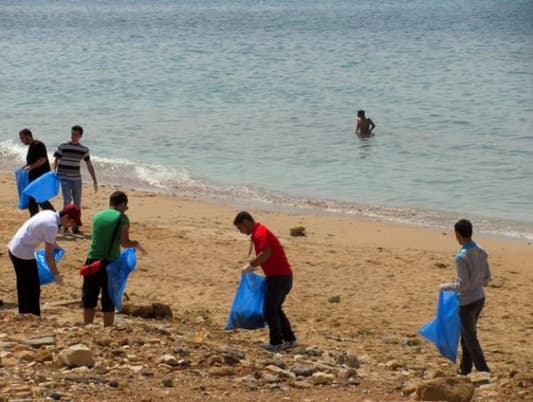 انهاء المرحلة الرابعة من حملة تنظيف شواطئ الميناء وجزرها