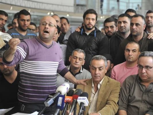 MTV correspondent: EDL contract workers convene to discuss a statement issued by the company's administrative board  