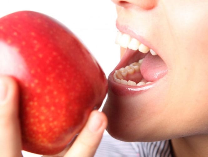 التفاح يغذي الحياة الجنسية!