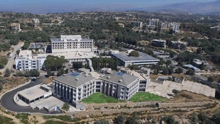 "المبادرة الذهبية" لمستشفى عين وزين من ضمن 10 مؤسسات صحية من 8 دول عربية