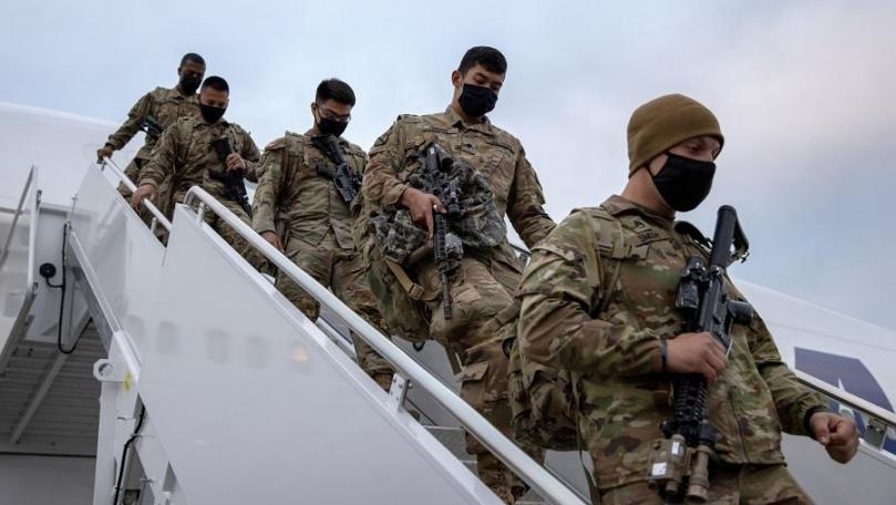 U.S. should delay complete troop pullout in Afghanistan - report to Congress