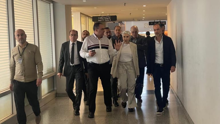 رسامني زار المطار وتابع سير العمل في أقسامه