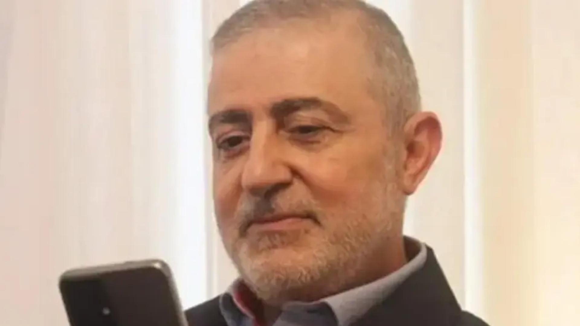 ضحكتان مؤلمتان