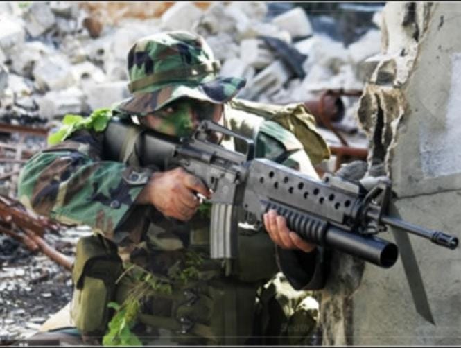 الأسد يزج بالفتيات إلى الجبهة