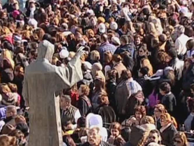 بالصور: أعجوبة وحدة 8 و14 آذار على الـ mtv