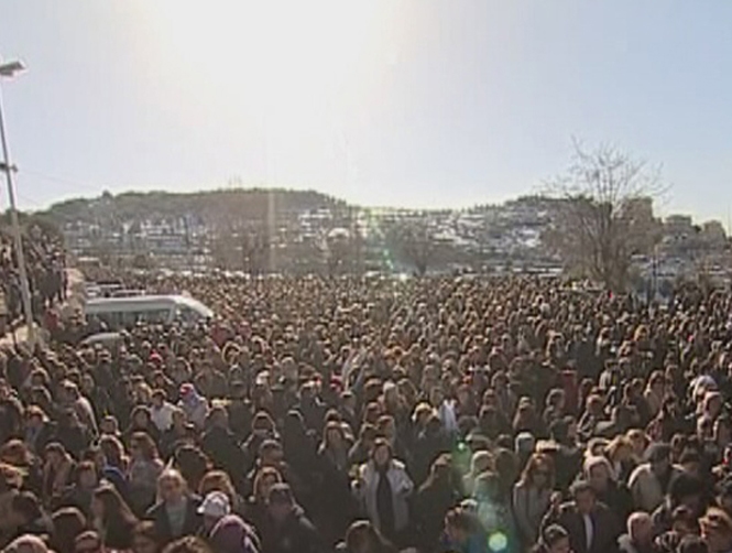 بالصور: أعجوبة وحدة 8 و14 آذار على الـ mtv