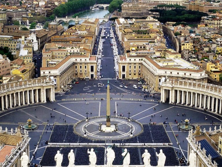 ماذا حصل في الفاتيكان؟