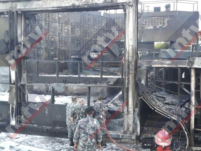 بالصور: حريق في "سكاي بار"