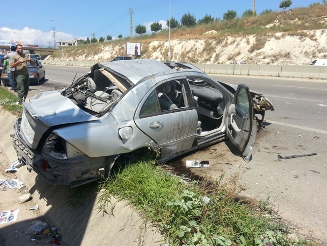 بالصور: حادث مروّع على أوتوستراد الزهراني