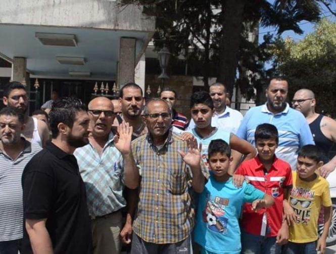 بالصور: اعتصام أمام مصلحة المياه في صيدا