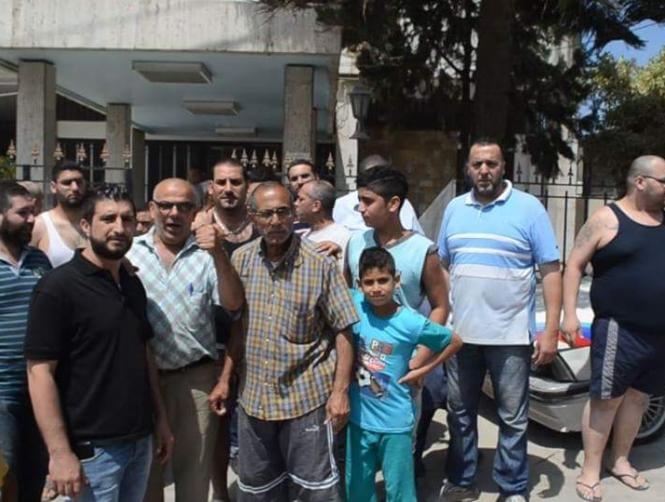 بالصور: اعتصام أمام مصلحة المياه في صيدا