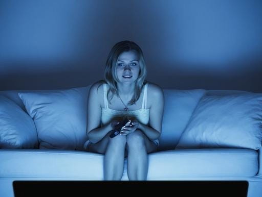 هل تشاهد النساء الأفلام الإباحيّة ولماذا؟