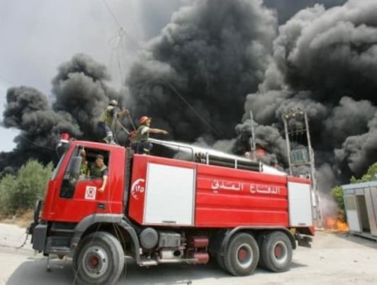 الدفاع المدني يعمل على إخماد حريق شب في منطقة تل الزعتر-الدكوانة