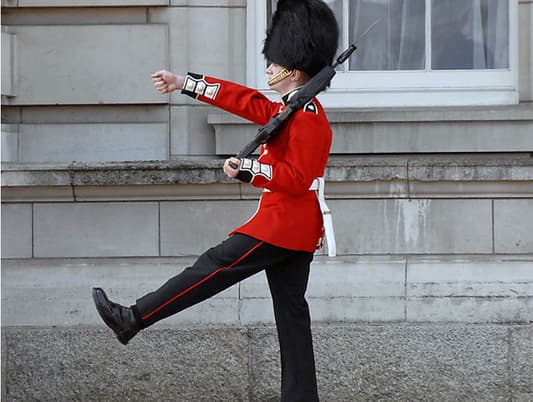 Footage: Do Not Mess With UK's Queen's Guard