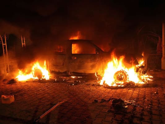 إحراق سيارة في مخيم المية ومية