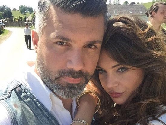 بالصور: فارس كرم يأكل من الـ"دست"