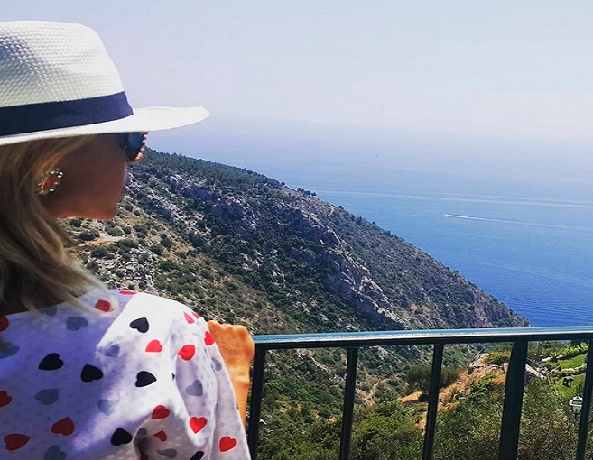 بالصور: كارلا حداد بين فرنسا وإيطاليا