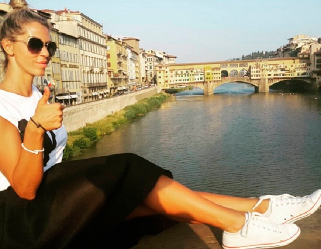 بالصور: كارلا حداد بين فرنسا وإيطاليا