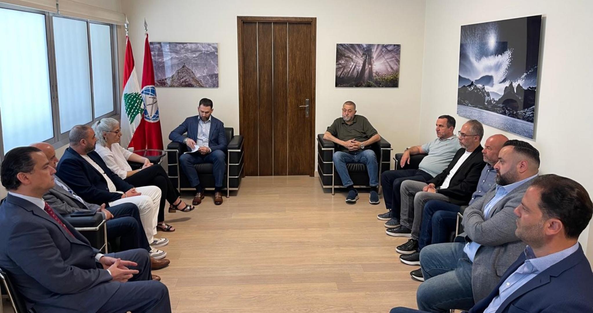 Jumblatt meets Ogero Employees’ Union over job security concerns