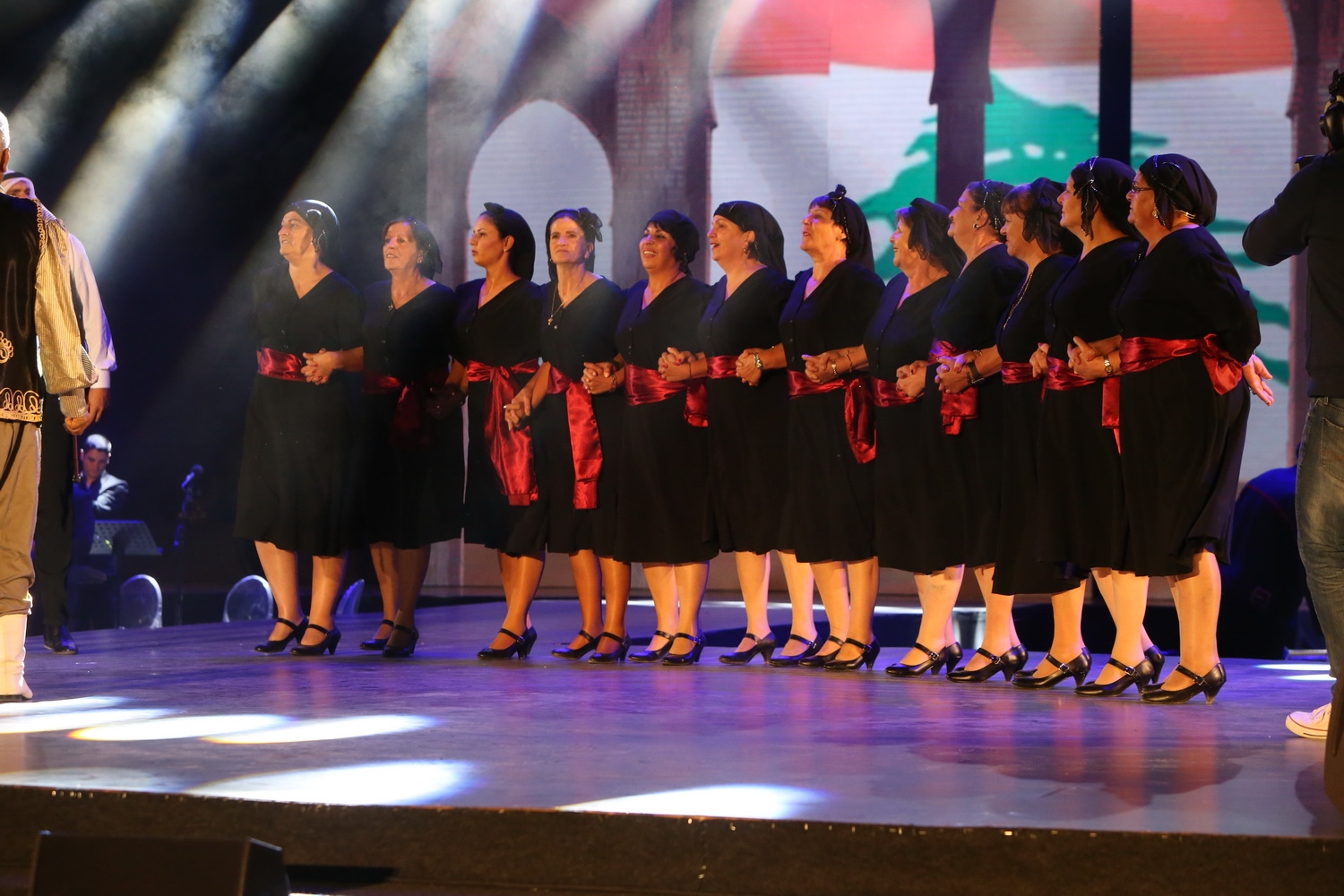 دبكة دير الأحمر أبكت "الحكيم"