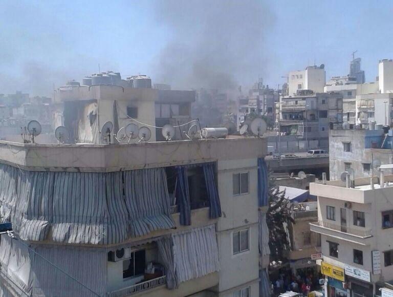 اندلاع حريق داخل مبنى من 3 طوابق في برج حمود والدفاع المدني يعمل على اخماده 
