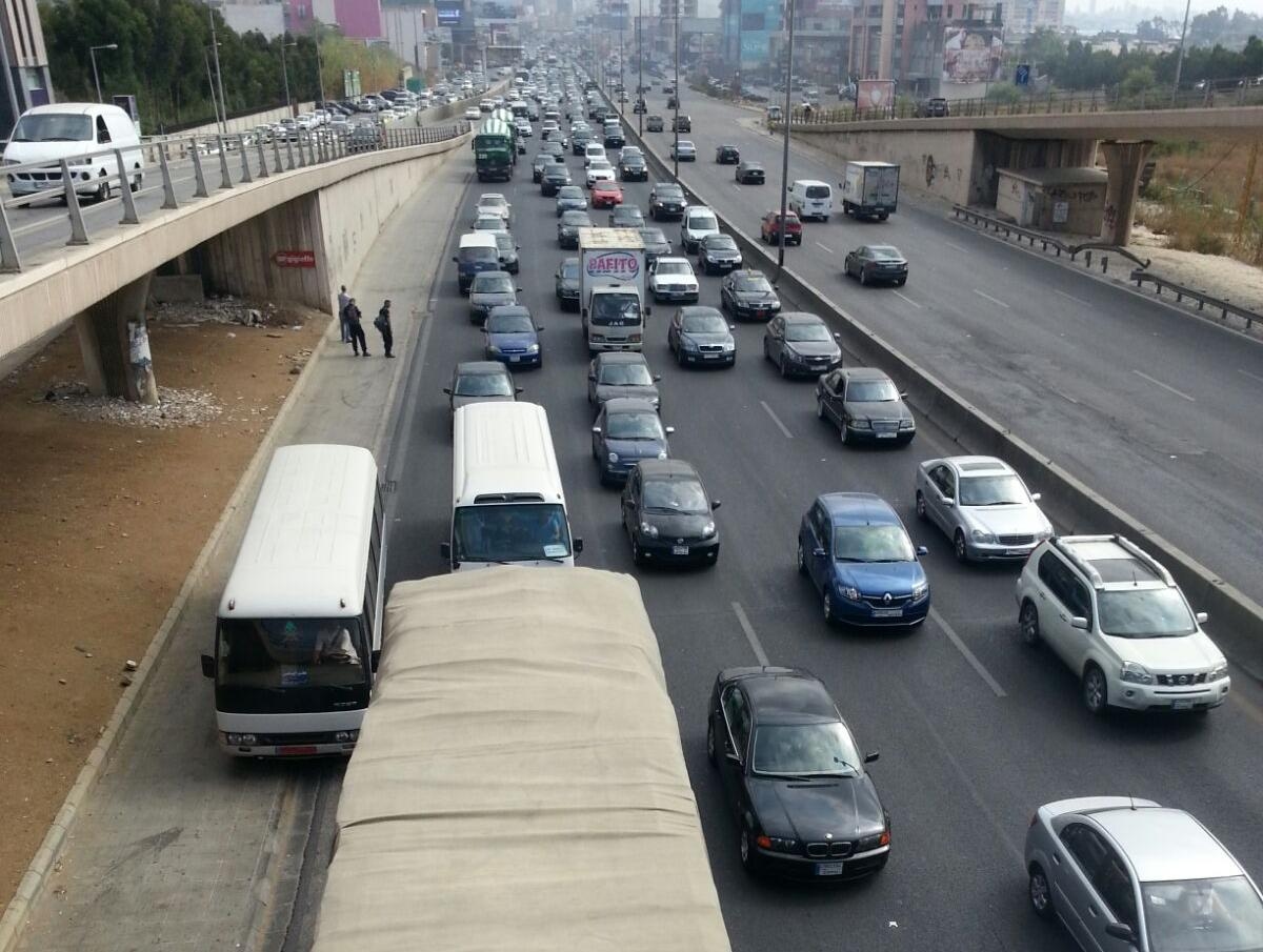 بالصورة: زحمة سير خانقة من الدورة وصولا الى جونية