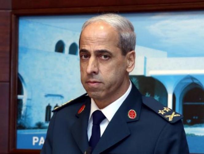 Higher Relief Committee Gen. Mohamad Kheir arrived in Riad al-Solh Square to meet protesters 