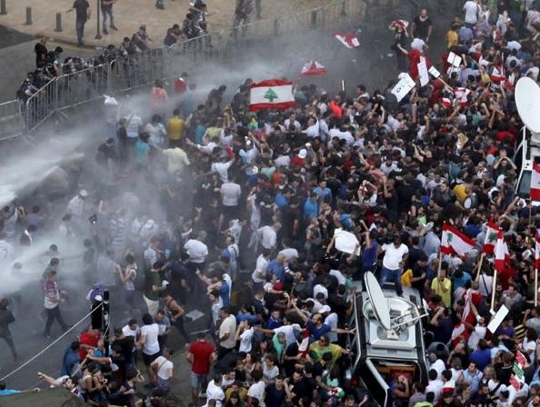 لبنان نحو هزٍّ للاستقرار لفرضِ تسوية 