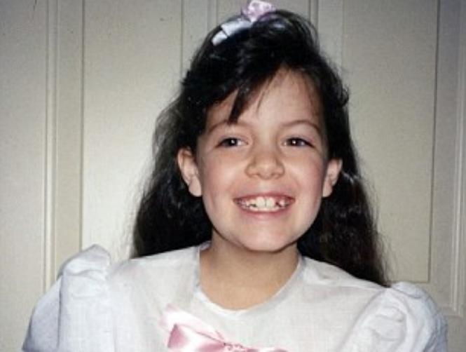 Woman Pours Drain Cleaner Into Her Eyes To Make Dream Come True