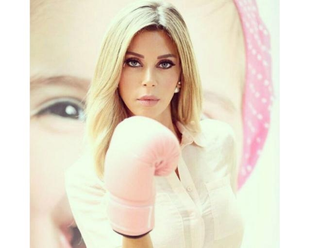 هكذا تحارب كارلا حداد سرطان الثدي