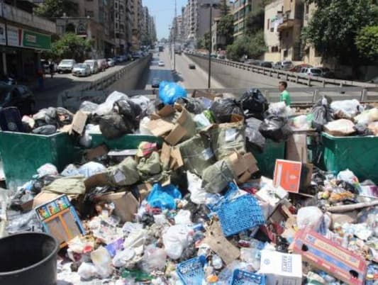مصادر وزارية: لا مفرّ من منطق تطييف أزمة النفايات 