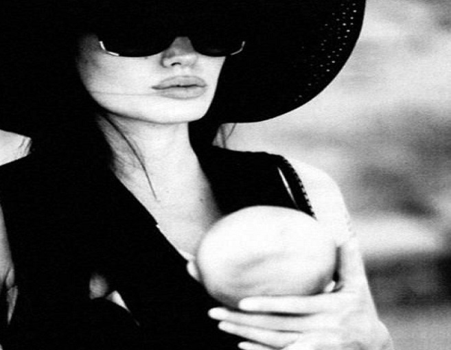 شاهدوا أنجلينا بعدسة براد