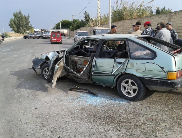 بالصور: 4 جرحى في حادث سير في صيدا