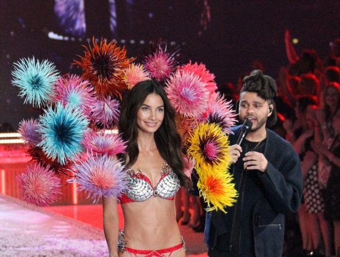 Gigi Hadid, Kendall Jenner Spread Their Wings as They Join Victoria's Secret Show