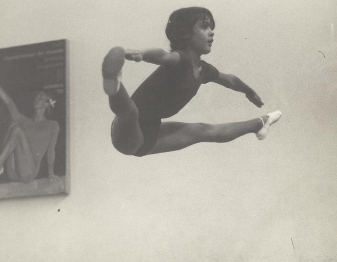 شاهدوا سلمى حايك في طفولتها