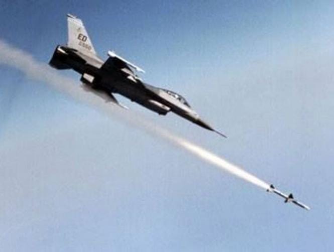 طائرات فرنسية استهدفت مخازن أسلحة لداعش