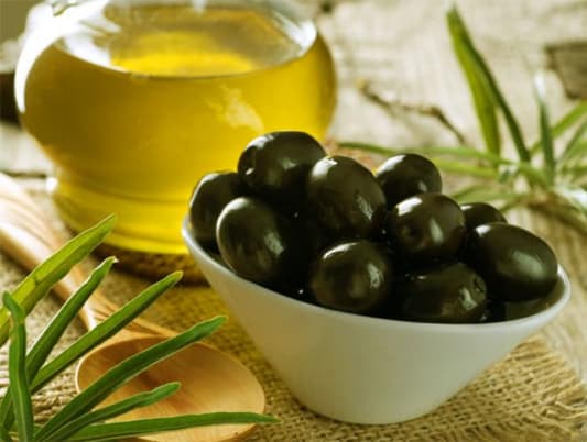 الزيتون... ثمرة غنية بالمواد الغذائية
