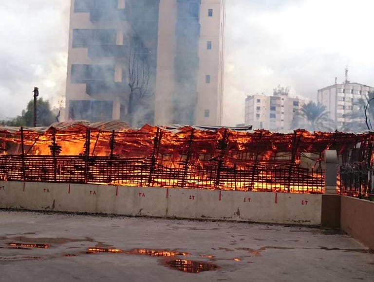 بالفيديو: حريق في مغارة ميلادية في الشياح