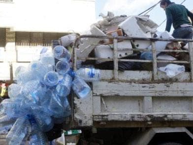 ترحيل النفايات: صفقة "طالعة ريحتها"